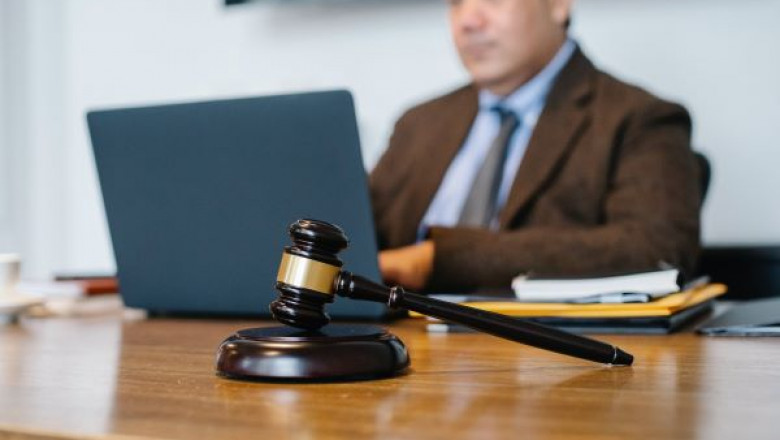 Litigation Solicitor Jobs in the UK: A Guide to Starting Your Legal Career