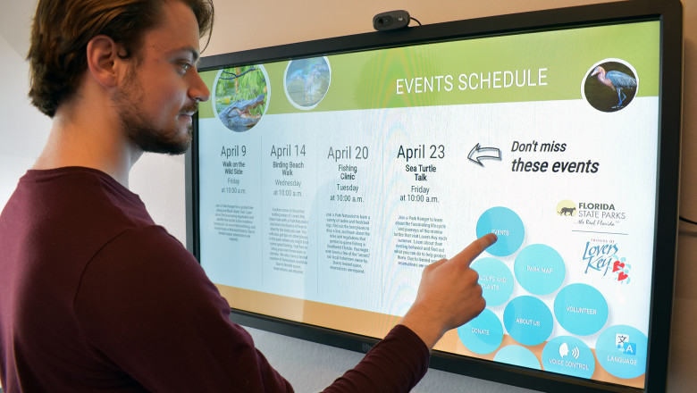 Best Digital Signage Software for Small Businesses