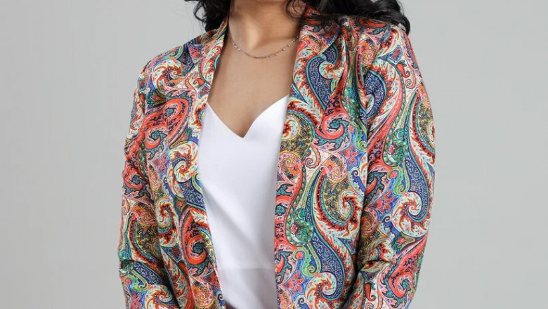 10 Chic Ways to Wear a Ladies Jacket with Dresses, Sarees & More