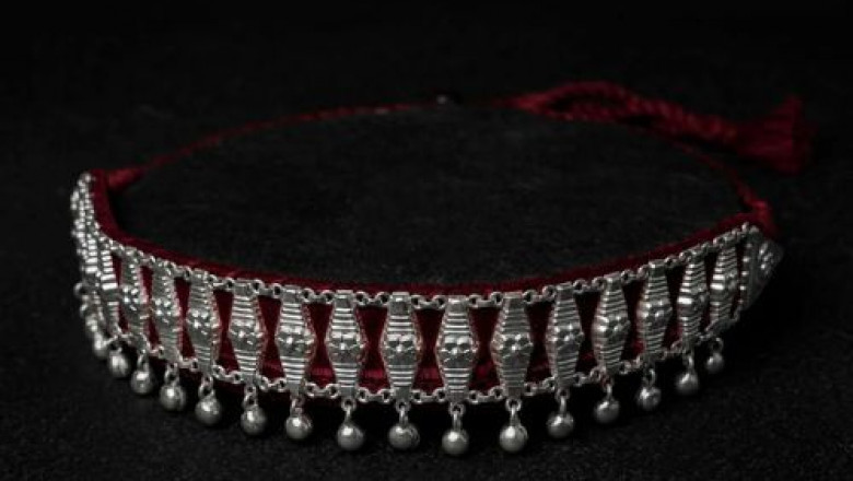 Discover the Timeless Charm of a Choker Set Silver
