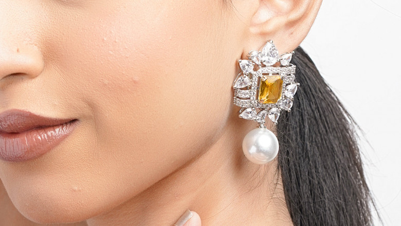Best Drop Earrings to Gift Women in Your Life