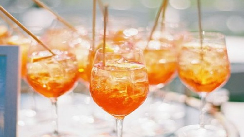 Make Your Celebration Sparkle with a Cocktail Catering Service