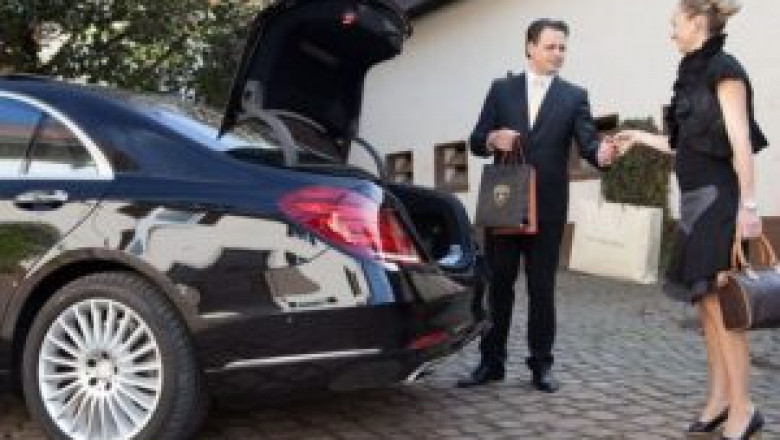 Arrive in Style: The Ultimate Concert Night Experience with Limo Service in Atlanta