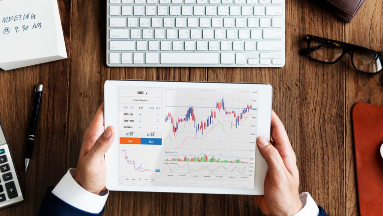 Drowning in Data? Finding Your Way in the Stock Market