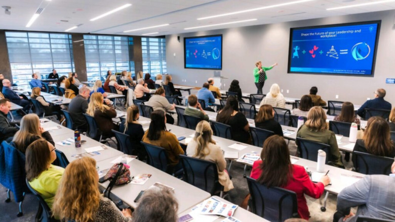 Leadership Consultants vs. Internal Advisors: What's the Difference?