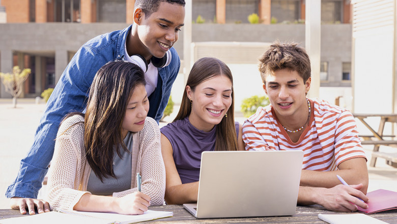 Your Guide to Choosing the Right Consultancy for Studying in Canada
