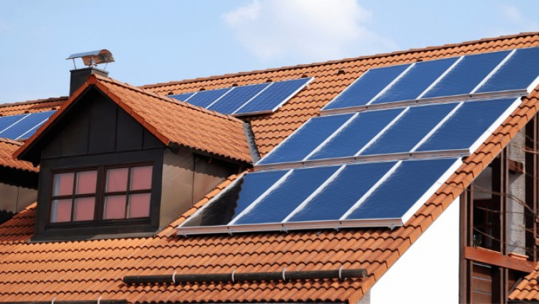 Solar Meets Roofing: The Future of Sustainable Home Design