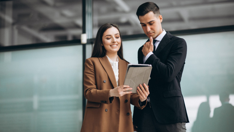 What is the difference between PRI and SIP trunk?