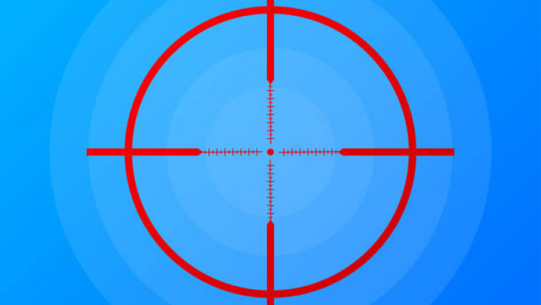Understanding the Difference: Red Dot Sight vs Holographic Sight