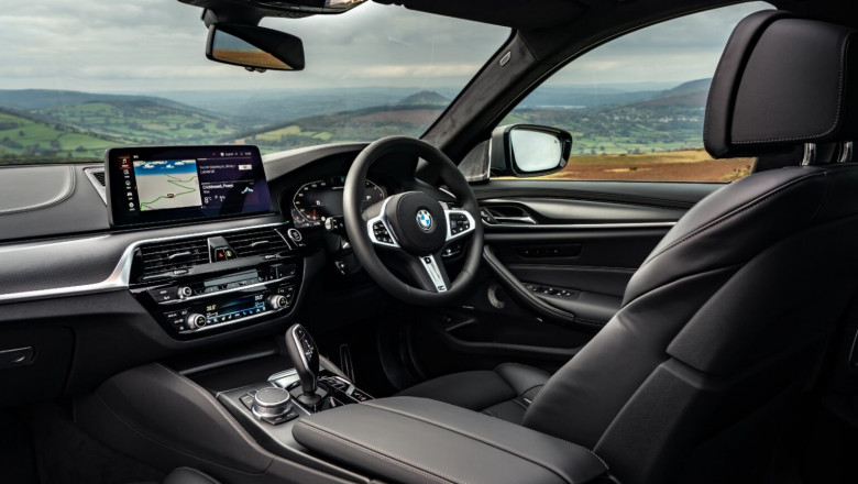 Chauffeur Hire Nottingham: The Smart Choice for Comfort, Style, and Convenience