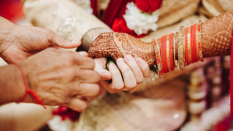 Enriching the Sangeet Experience: Top 15 Gifts for Your Brother's Sangeet in India