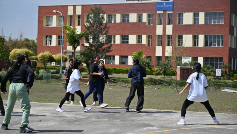 How to Choose the Best University in Dehradun for Your Career Goals?