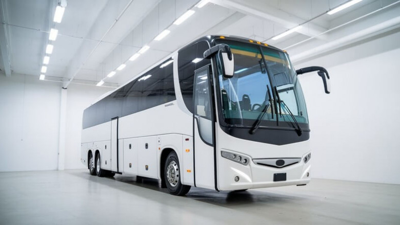 Meet the Needs of Large Groups with a 55-Passenger Charter Bus