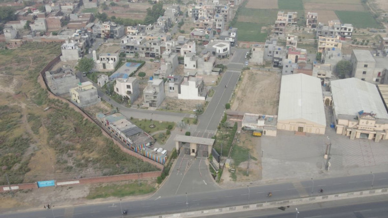 Why a 4 Marla Commercial Plot in Lahore is a Smart Investment in 2025: Top Locations, Prices & ROI