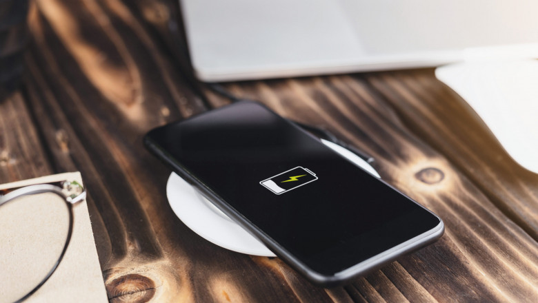 Wireless Charging Market Trends Highlighting Smart Infrastructure Expansion and Long-Range Charging Possibilities