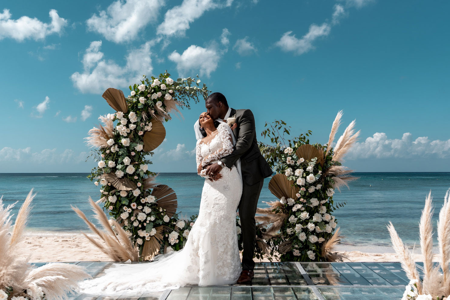 Contact Wedding Photographers in Cancun Mexico - Oohvow