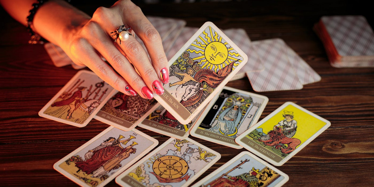 Tarot Card Reader in Mumbai