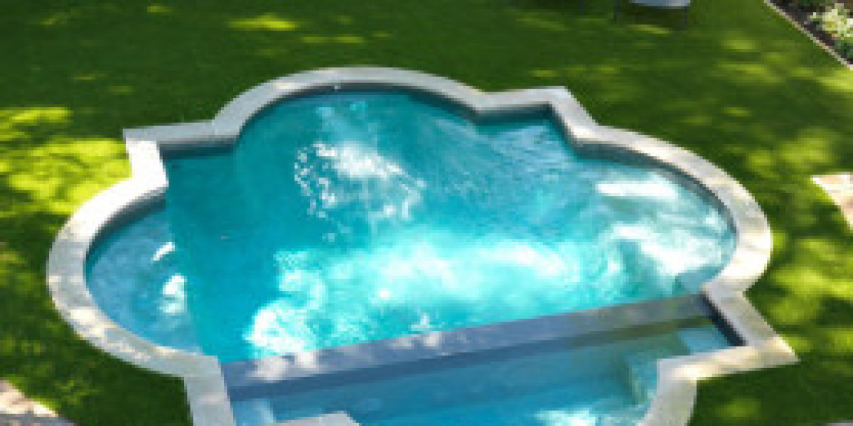 Top Pool Builders in Sarasota: Creating Custom Pools for Your Dream Backyard