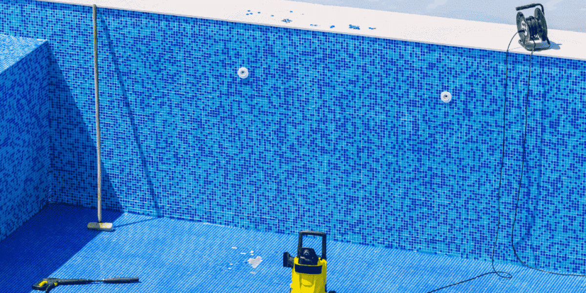 Affordable Pool Cleaning Service in Parkway, CA
